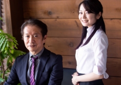 >契約書作成の日を決めて、ご本人と契約の相手方の2名で公証役場に出向きます。